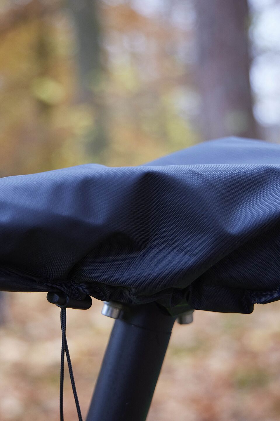 Eine wasserdichte Abdeckung ist bei Ledersätteln ein Muss, aber auch für alle anderen Sättel sinnvoll. Die Bildunterschrift wird in Bälde eingefügt. Sie können uns aber gern auch per E-Mail oder Telefon kontaktieren, wir helfen gerne weiter.